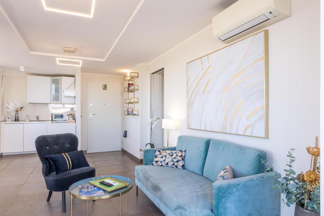 Penthouse With A Panoramic Rooftop In Trastevere With Seasonally Jacuzzi Roma Dış mekan fotoğraf