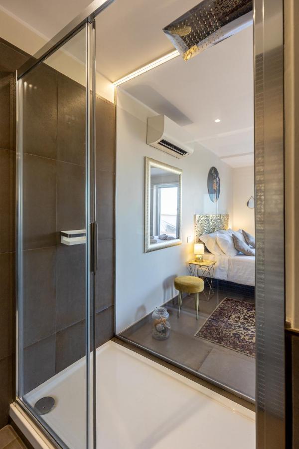 Penthouse With A Panoramic Rooftop In Trastevere With Seasonally Jacuzzi Roma Dış mekan fotoğraf