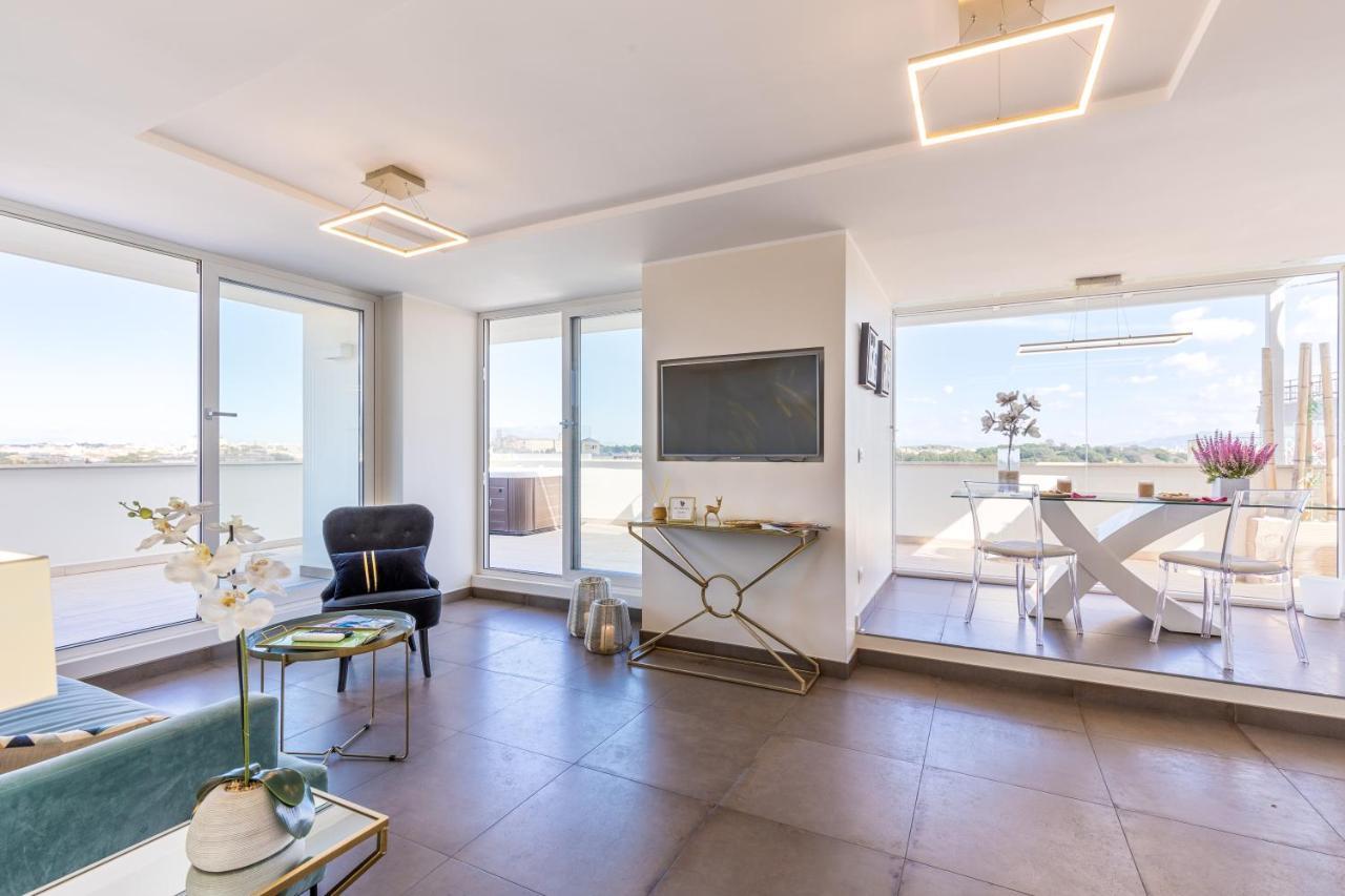 Penthouse With A Panoramic Rooftop In Trastevere With Seasonally Jacuzzi Roma Dış mekan fotoğraf