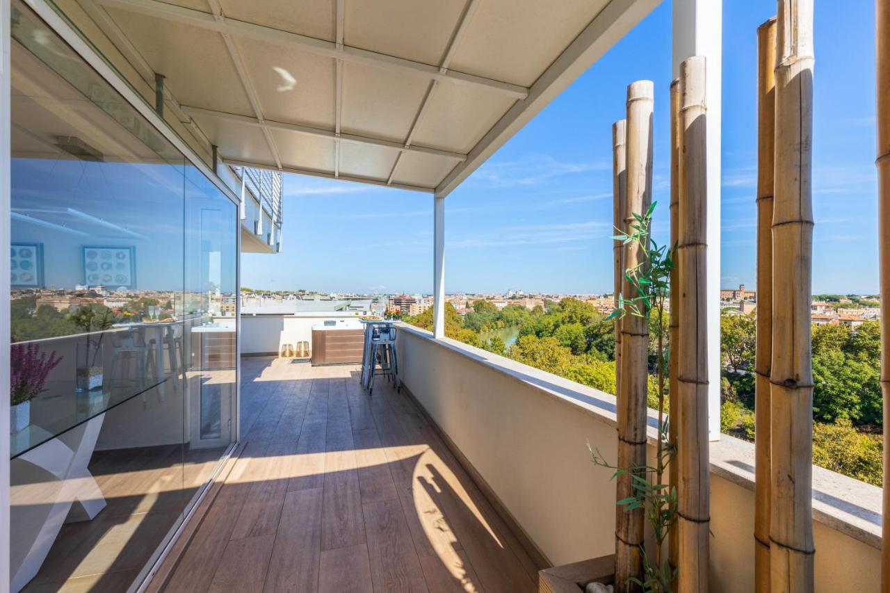 Penthouse With A Panoramic Rooftop In Trastevere With Seasonally Jacuzzi Roma Dış mekan fotoğraf