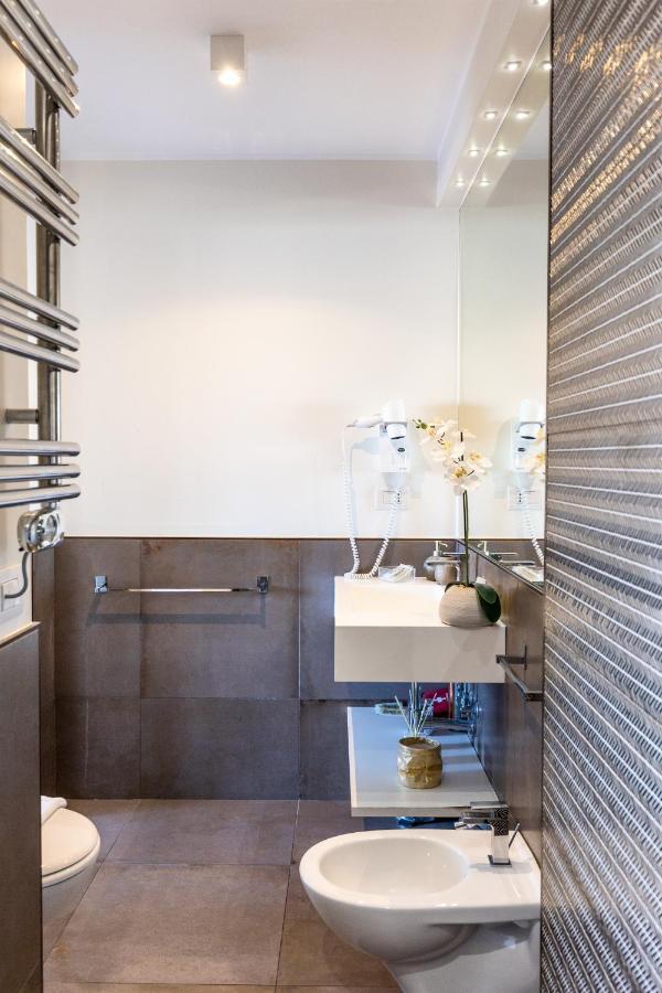 Penthouse With A Panoramic Rooftop In Trastevere With Seasonally Jacuzzi Roma Dış mekan fotoğraf